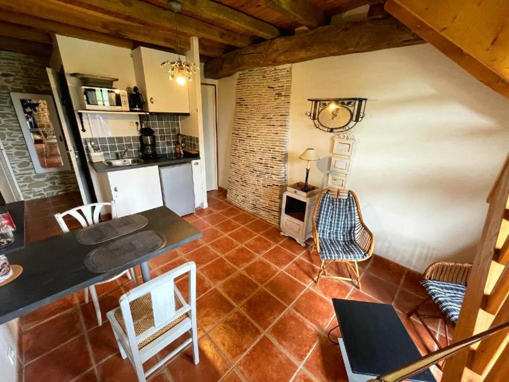 Appart' D'Hotes , Ch Et Gite Au Manoir De La Haute Pilais Chantepie Exterior photo